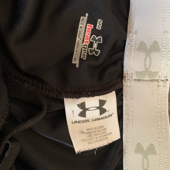 UNDER ARMOUR R SHORTS - Picture 4 of 4
